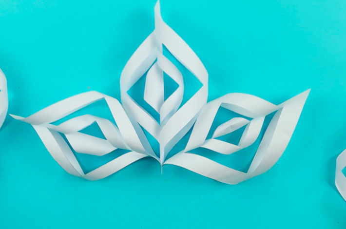 THe top part of the 3D paper snowflake.